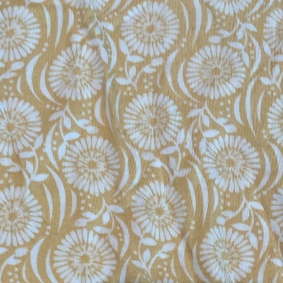 LOFT yellow and white top, crew neck, sleeveless, size Medium. - Picture 4 of 4